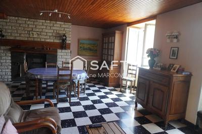 Maison - 215 m² - 10 pièces