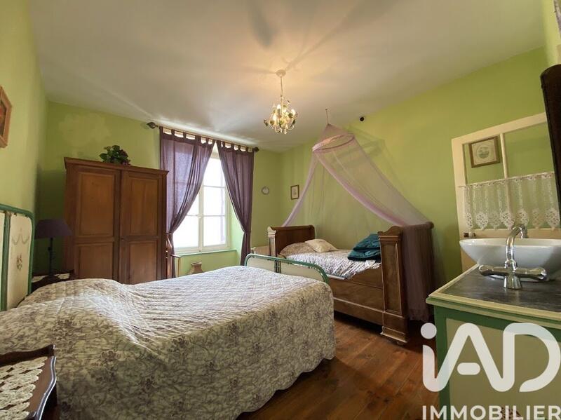 Maison - 300 m² - 10 pièces