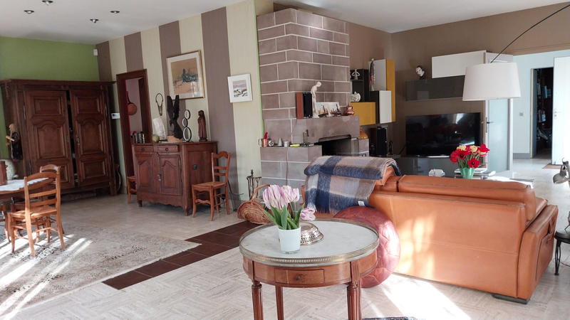 Maison - 245 m² - 8 pièces