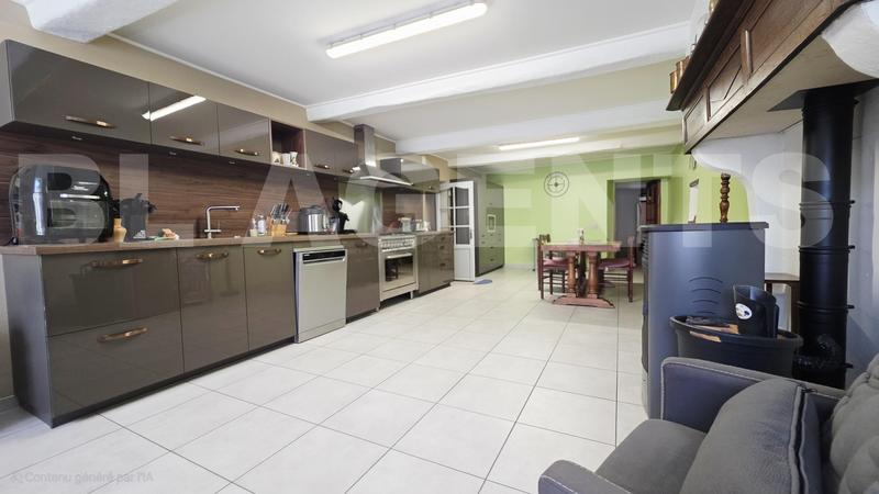 Maison - 298 m² - 13 pièces
