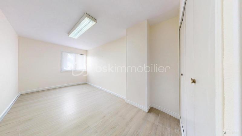 Appartement - 100 m² - 5 pièces