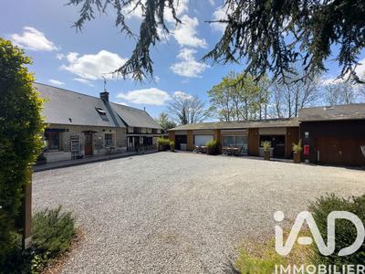 Maison - 374 m² - 17 pièces