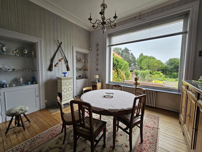 Maison - 209 m² - 8 pièces