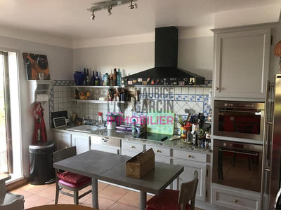 Maison - 294 m² - 12 pièces