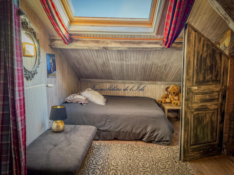 Maison - 220 m² - 9 pièces