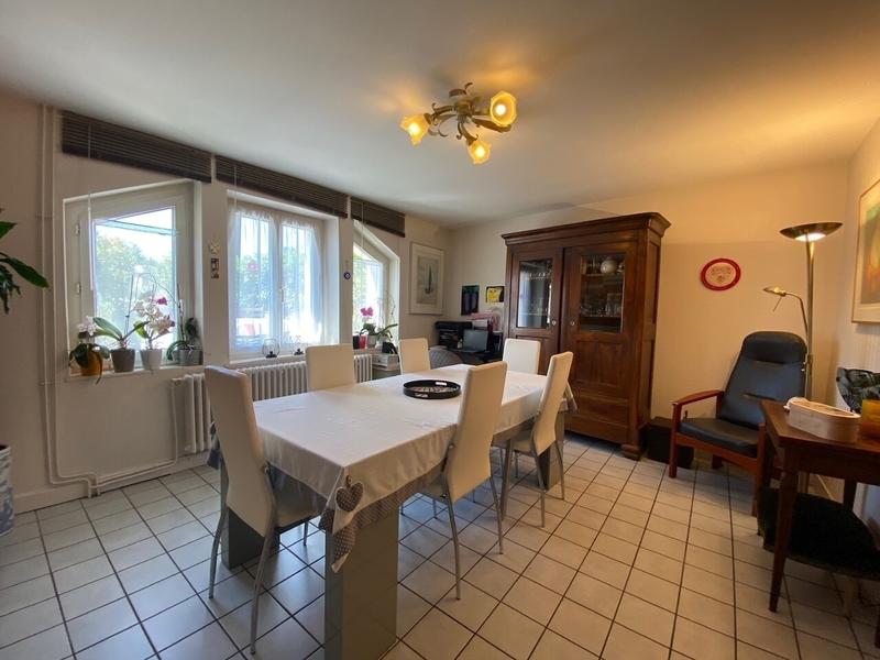 Maison - 219 m² - 9 pièces