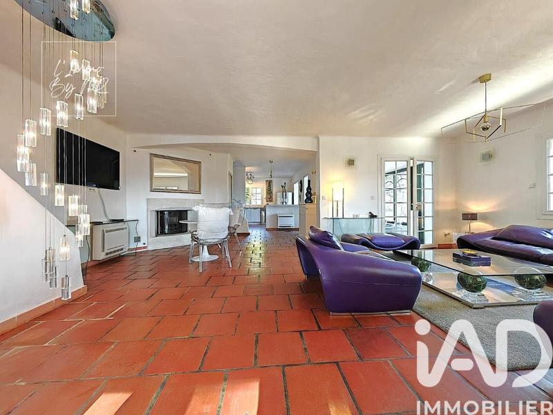 Maison - 265 m² - 6 pièces