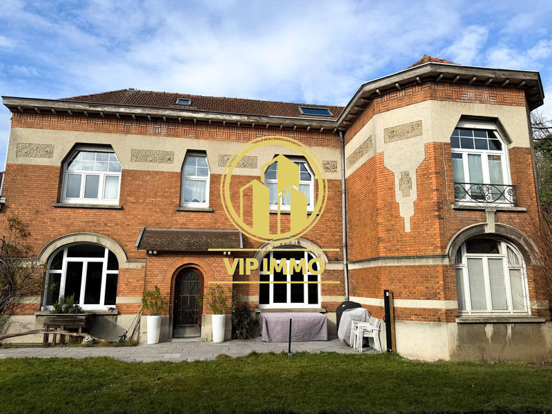 Villa - 224 m² - 14 pièces