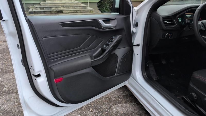 Ford Focus IV 1.0 EcoBoost 125 mHEV St-Line