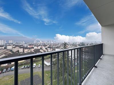 Appartement - 77 m² - 4 pièces