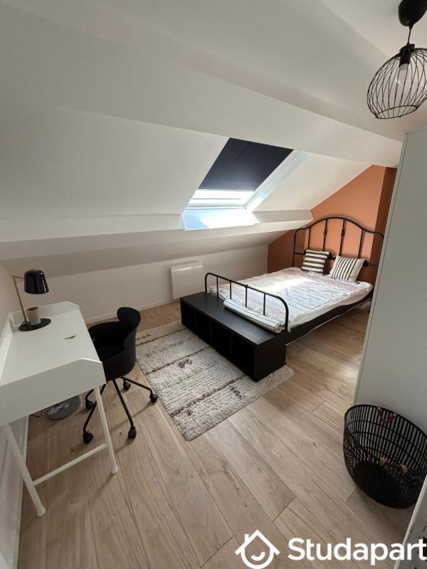 Chambre - 12 m² - 1 pièce
