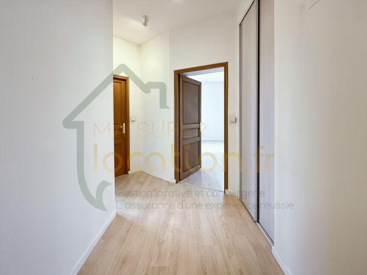 Appartement - 138 m² - 6 pièces