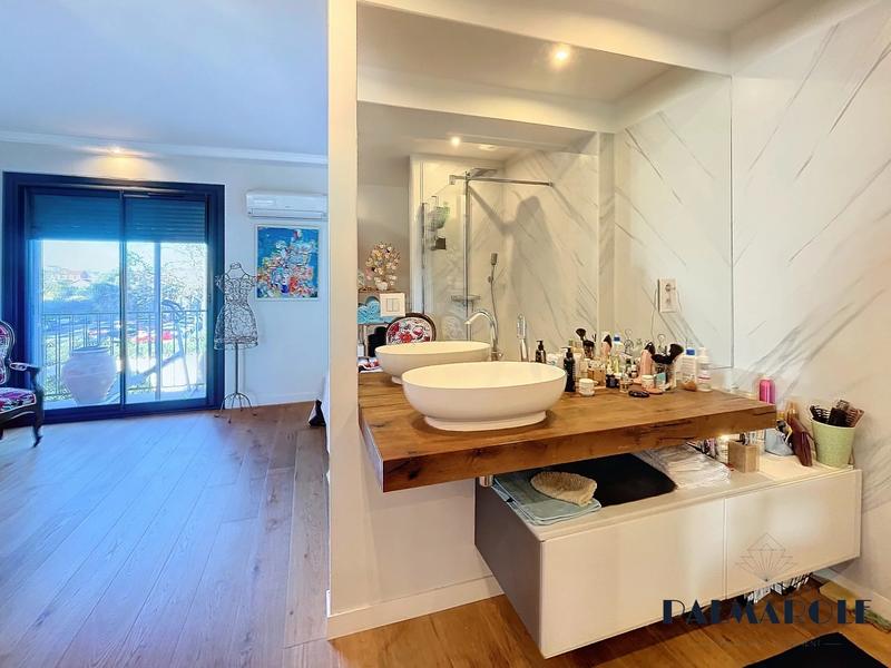 Appartement - 97 m² - 3 pièces