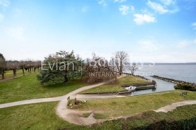 Appartement - 111 m² - 4 pièces