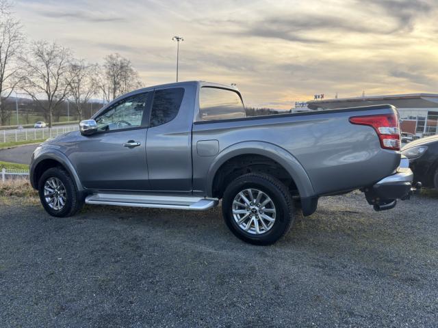 Mitsubishi L200 Club Cab 2.4 Di-D 181 Intense Connect