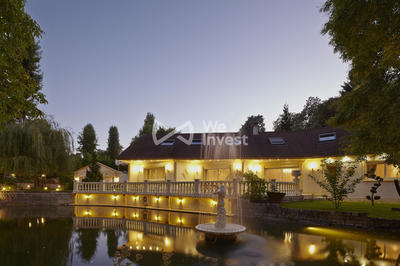 Villa - 296 m² - 9 pièces