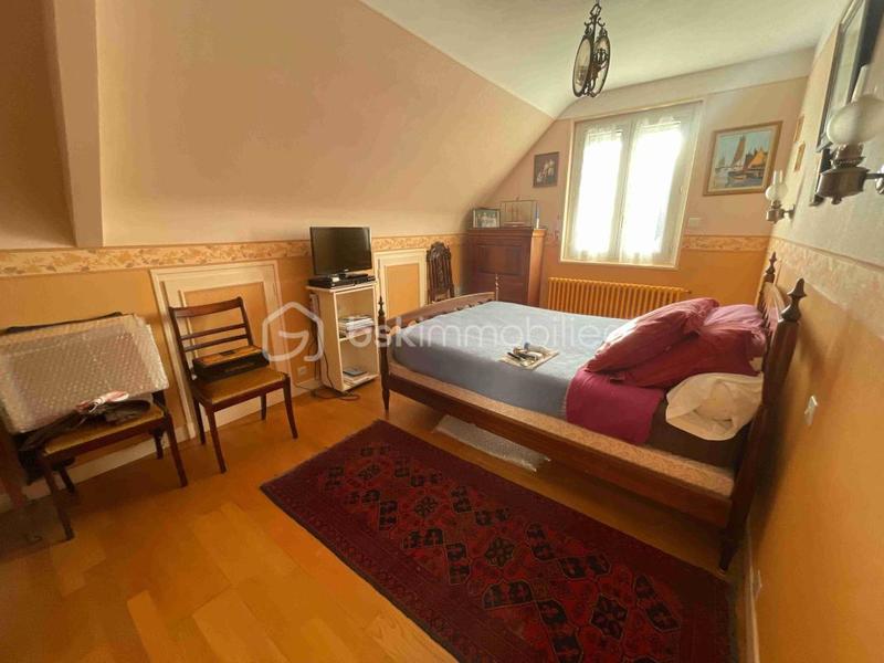 Maison traditionnelle - 117 m² - 6 pièces