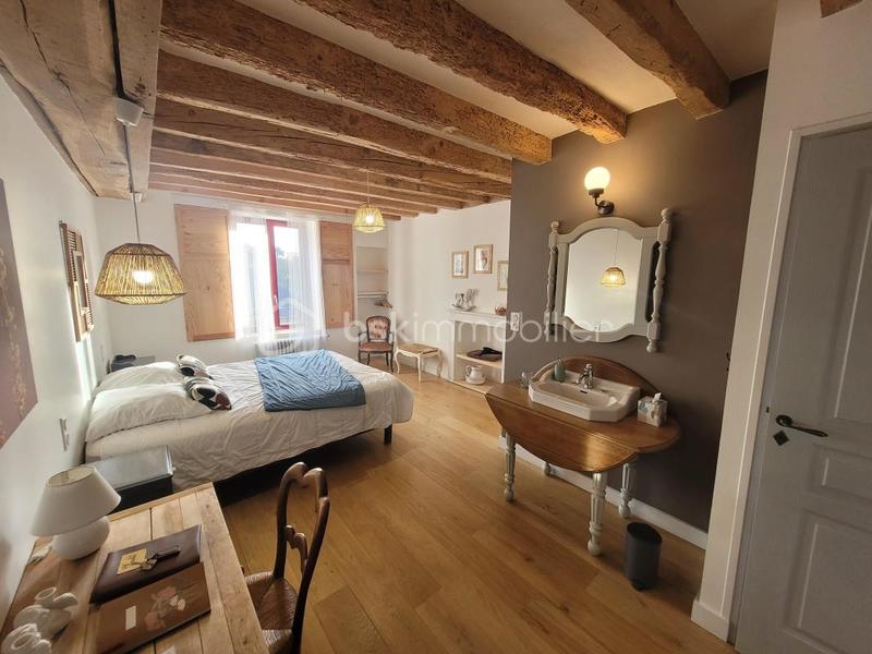 Maison de village - 361 m² - 12 pièces