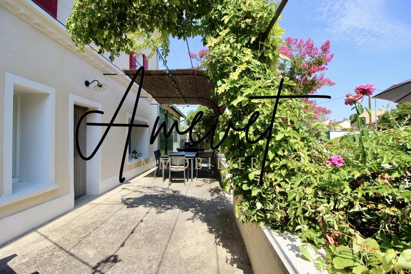 Mas - 204 m² - 9 pièces