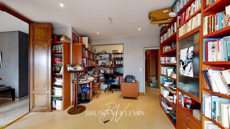 Villa - 326 m² - 10 pièces