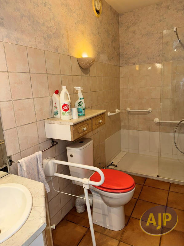 Maison - 121 m² - 6 pièces