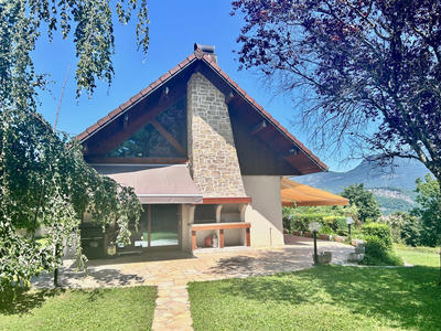 Villa - 197 m² - 9 pièces