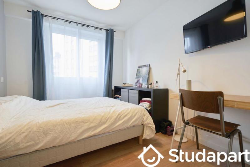 Chambre - 11 m² - 1 pièce