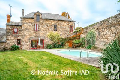 Maison - 236 m² - 7 pièces