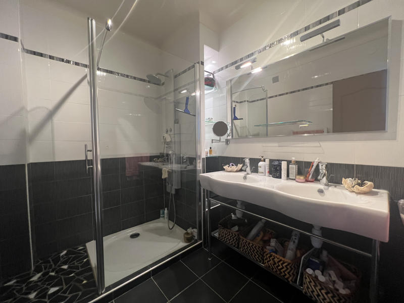 Appartement - 75 m² - 3 pièces