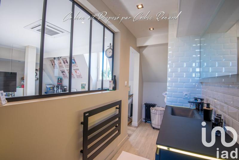 Maison - 225 m² - 10 pièces