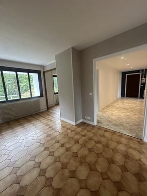 Maison - 137 m² - 7 pièces