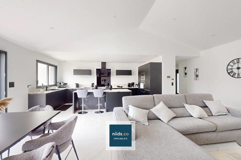 Maison - 165 m² - 5 pièces