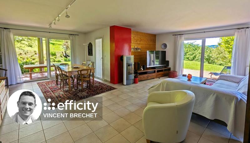 Maison - 233 m² - 7 pièces