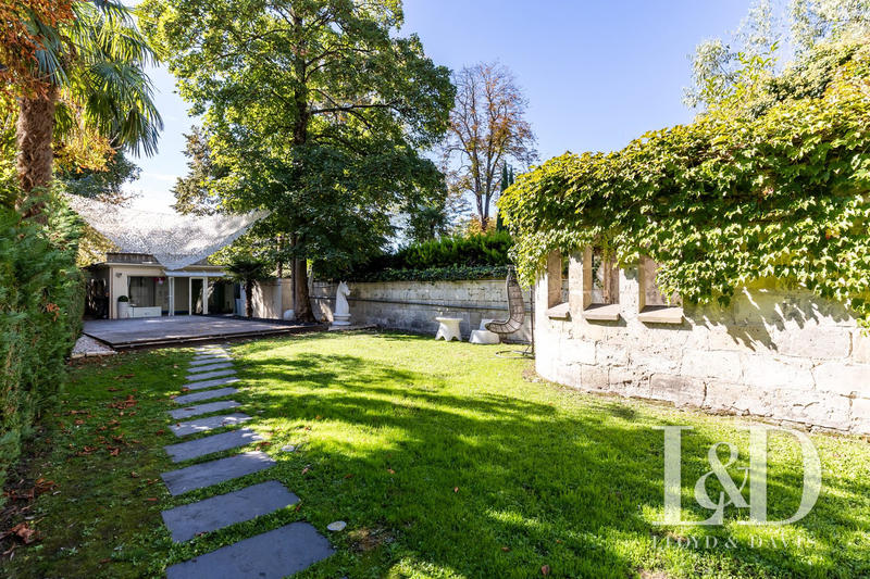 Appartement - 168 m² - 5 pièces