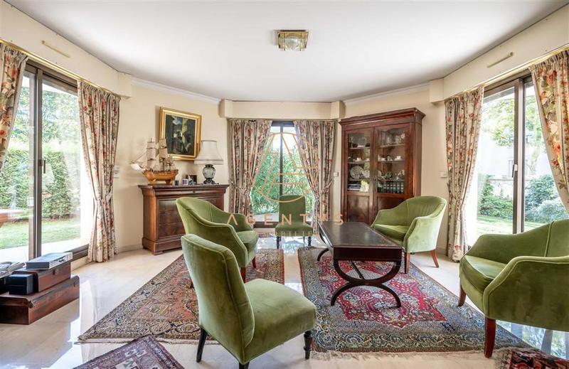 Appartement - 102 m² - 5 pièces