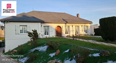 Maison - 214 m² - 7 pièces