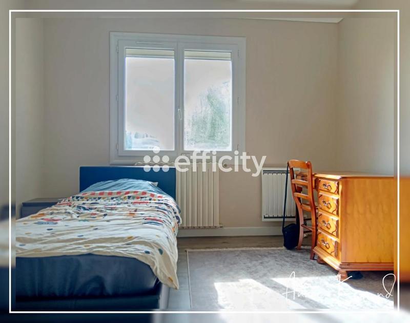 Maison - 238 m² - 10 pièces