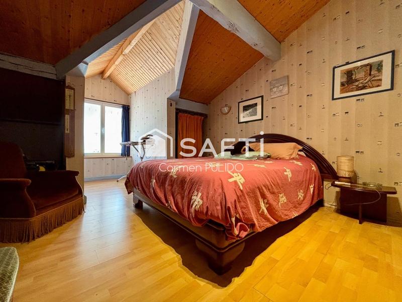 Maison - 200 m² - 6 pièces