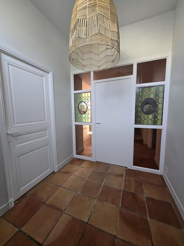 Maison traditionnelle - 237 m² - 6 pièces