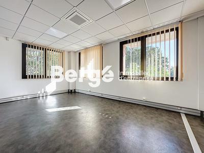 Bureau - 84 m²