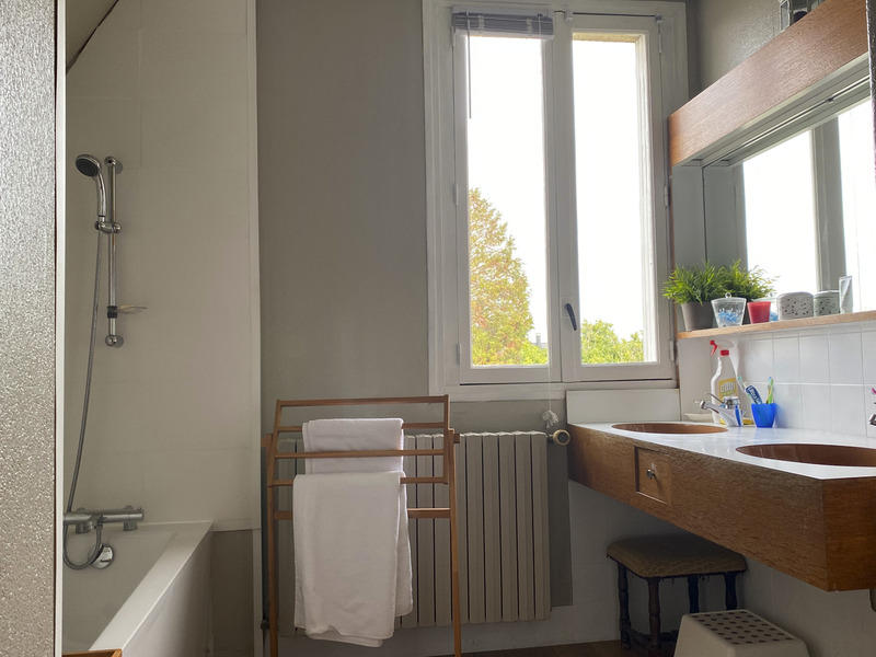 Maison - 260 m² - 11 pièces