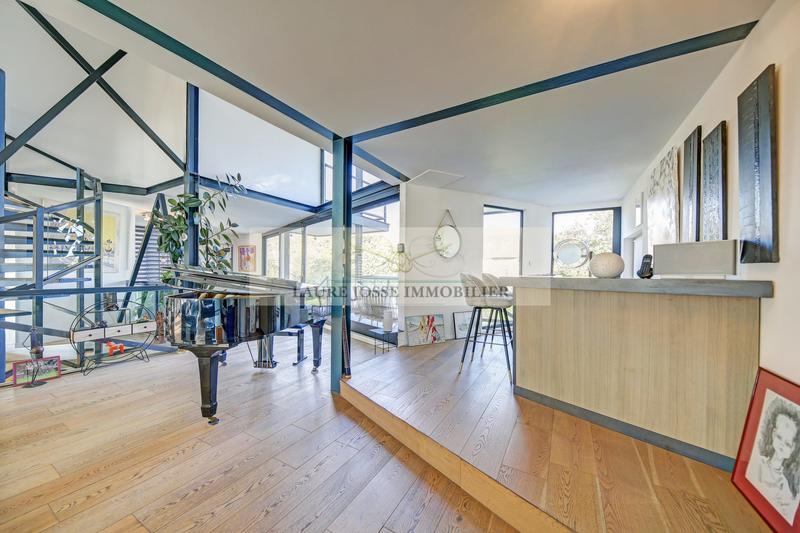 Maison contemporaine - 366 m² - 12 pièces