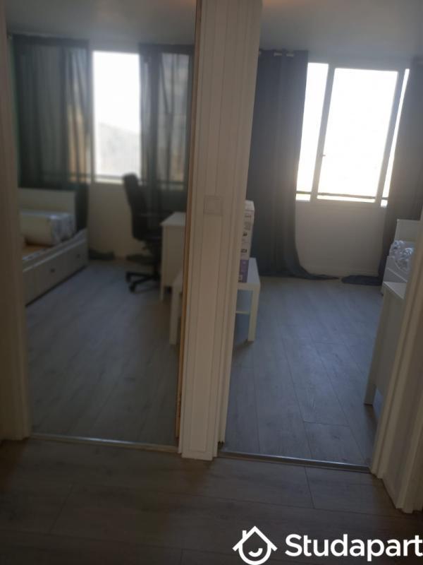 Chambre - 10 m² - 1 pièce