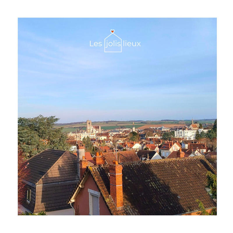 Maison - 212 m² - 10 pièces