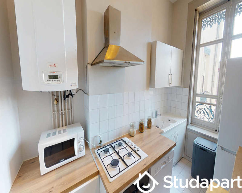 Chambre - 80 m² - 1 pièce