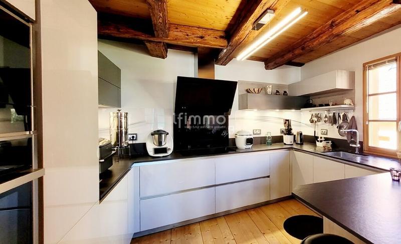 Maison - 207 m² - 7 pièces