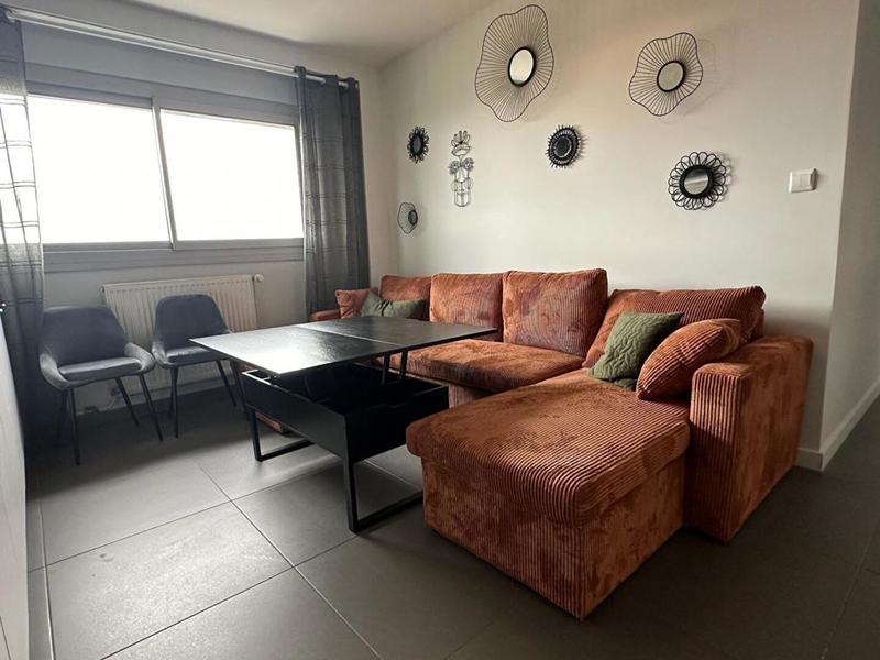 Appartement - 99 m² - 7 pièces