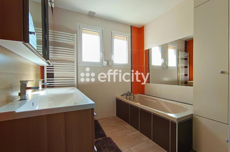 Maison - 146 m² - 6 pièces