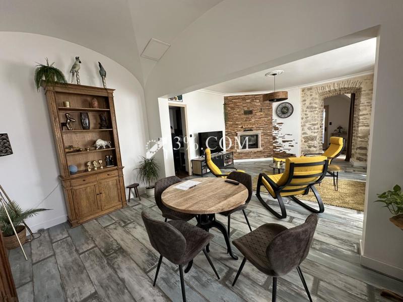 Maison chambre d'hôtes - 286 m² - 10 pièces