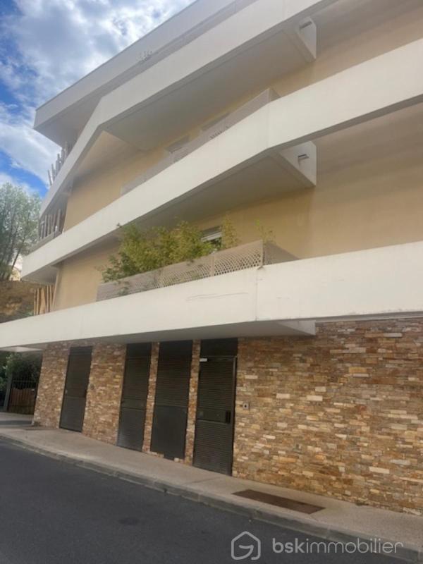 Appartement - 85 m² - 5 pièces